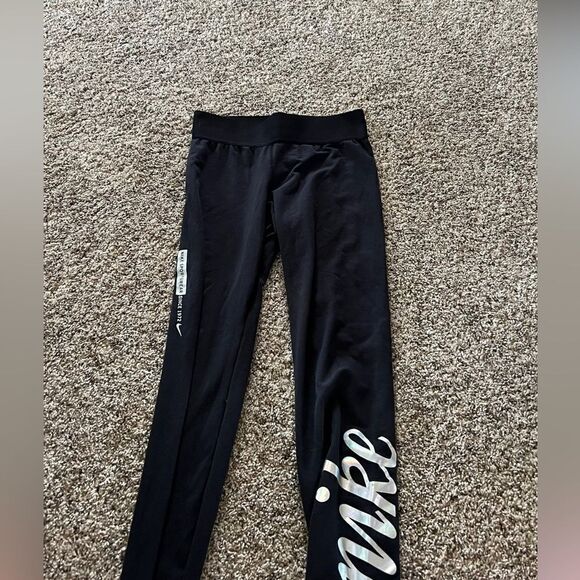 Nike leggings   - Picture 1 of 3
